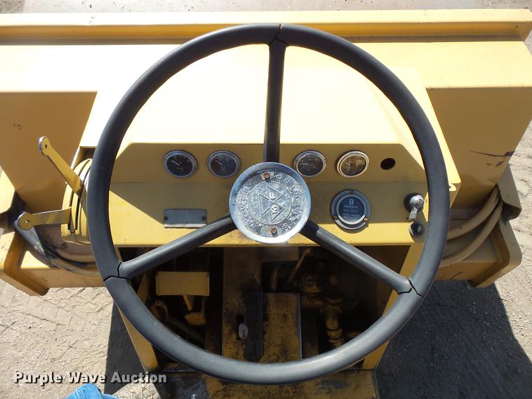 image for item DV9710 Caterpillar CS-433 single drum vibratory roller