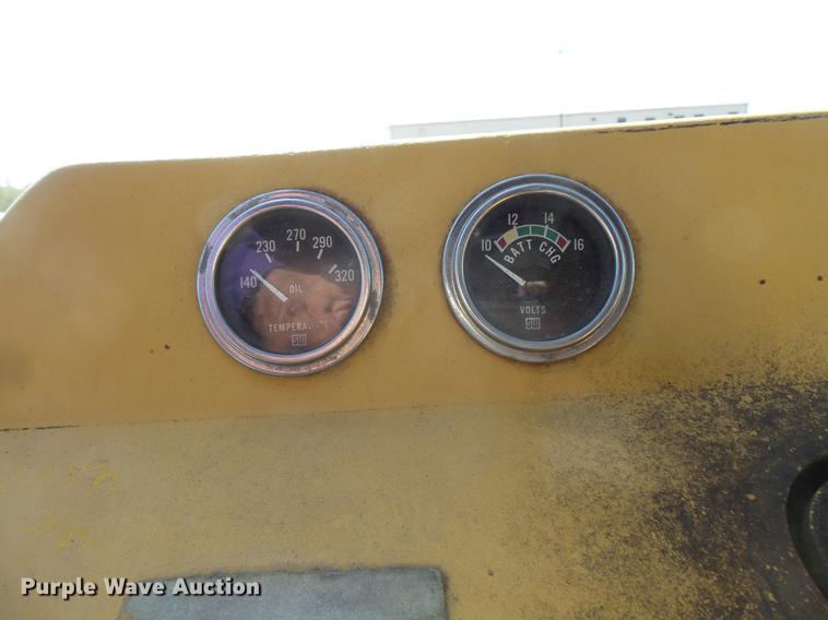 image for item DV9710 Caterpillar CS-433 single drum vibratory roller