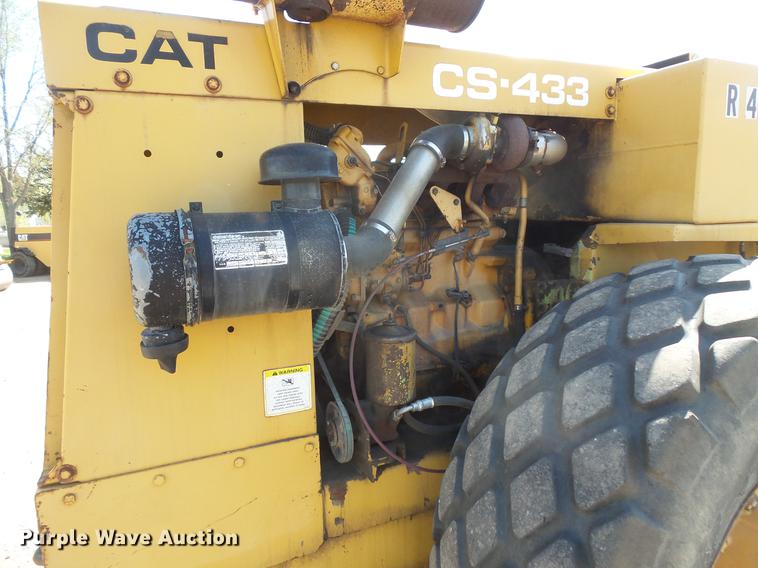 image for item DV9710 Caterpillar CS-433 single drum vibratory roller
