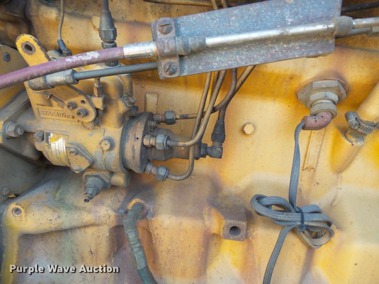 image for item DV9710 Caterpillar CS-433 single drum vibratory roller