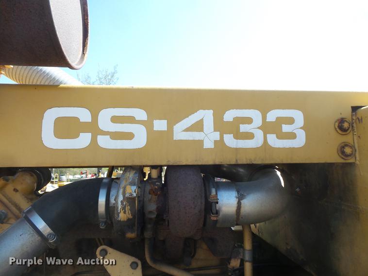 image for item DV9710 Caterpillar CS-433 single drum vibratory roller