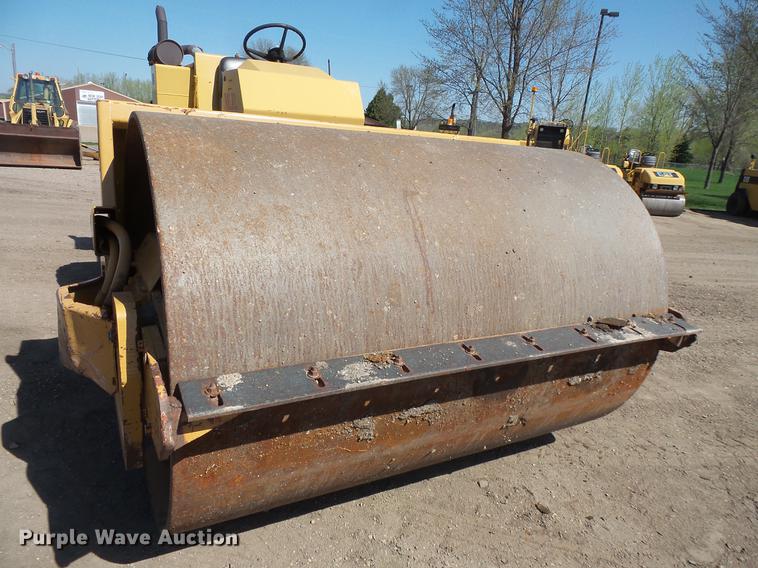 image for item DV9710 Caterpillar CS-433 single drum vibratory roller