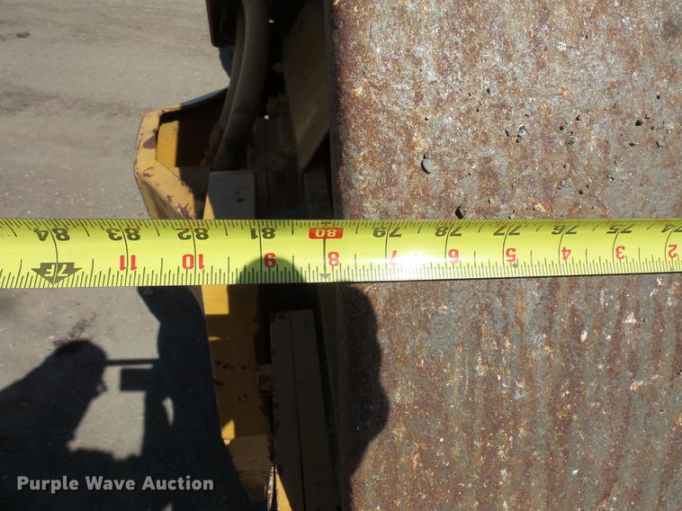 image for item DV9710 Caterpillar CS-433 single drum vibratory roller
