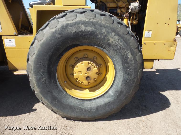 image for item DV9710 Caterpillar CS-433 single drum vibratory roller