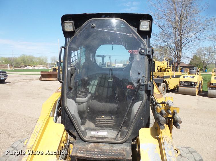 image for item DV9711 2010 Caterpillar 246C skid steer