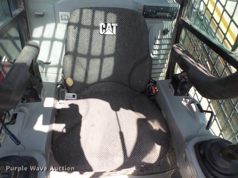 image for item DV9711 2010 Caterpillar 246C skid steer