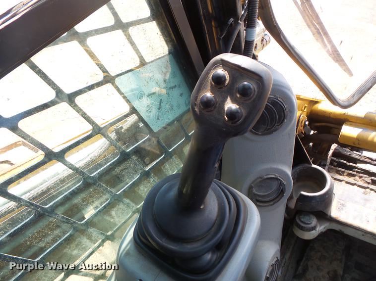 image for item DV9711 2010 Caterpillar 246C skid steer