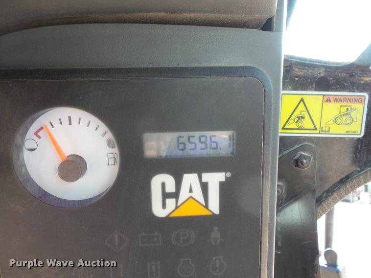 image for item DV9711 2010 Caterpillar 246C skid steer