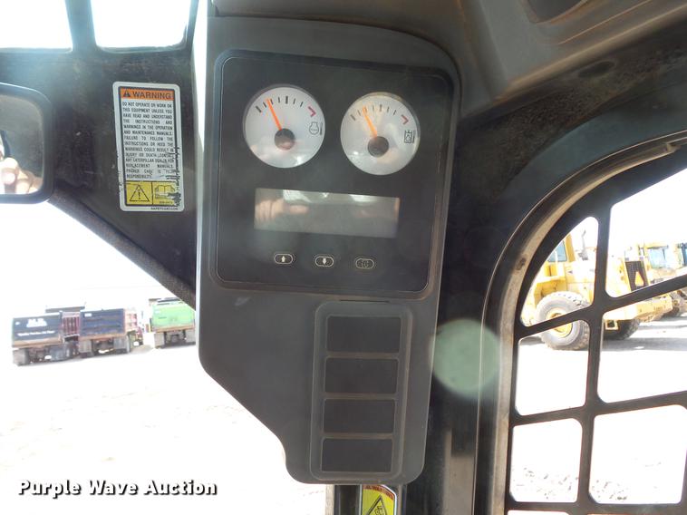 image for item DV9711 2010 Caterpillar 246C skid steer