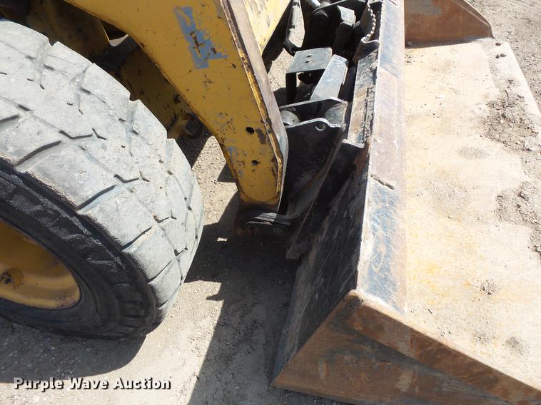 image for item DV9711 2010 Caterpillar 246C skid steer