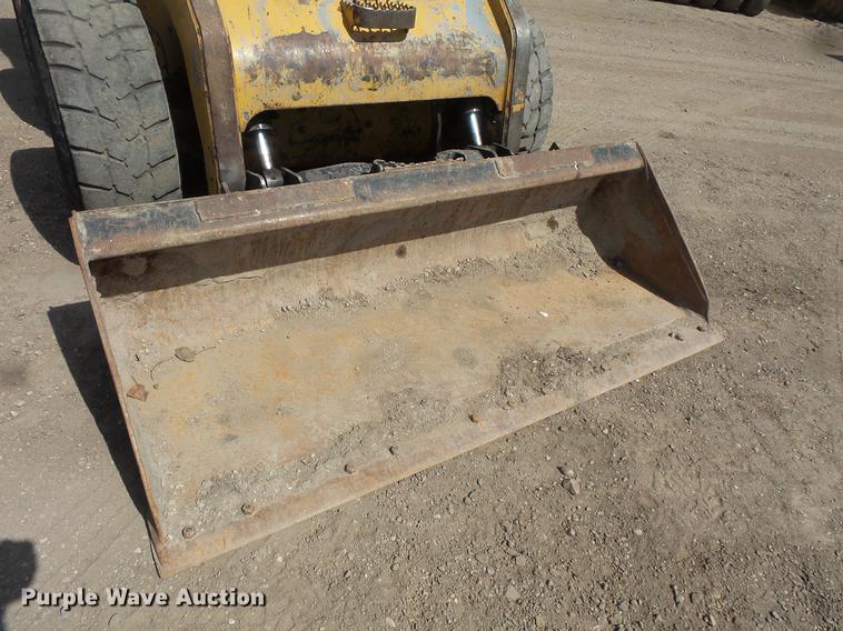 image for item DV9711 2010 Caterpillar 246C skid steer