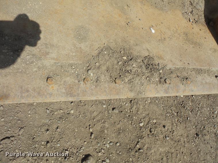 image for item DV9711 2010 Caterpillar 246C skid steer