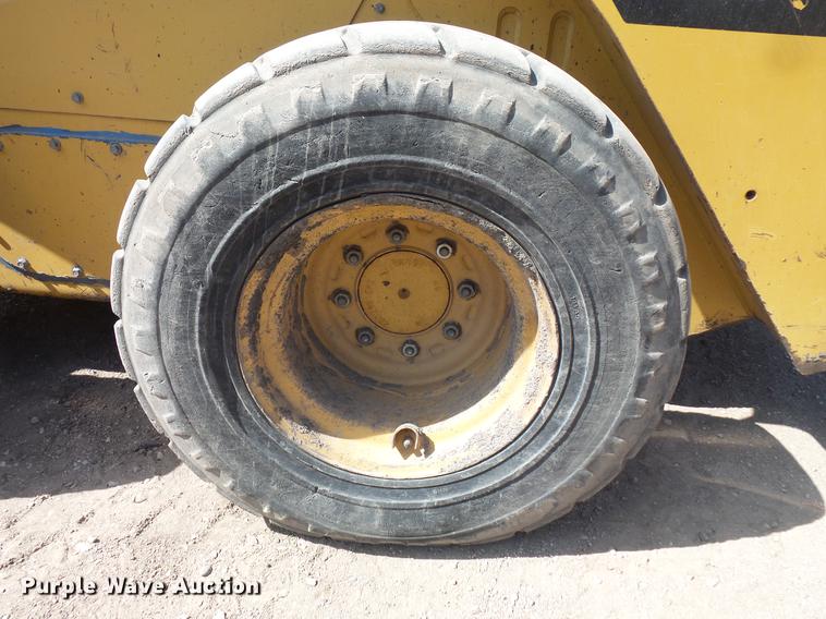 image for item DV9711 2010 Caterpillar 246C skid steer