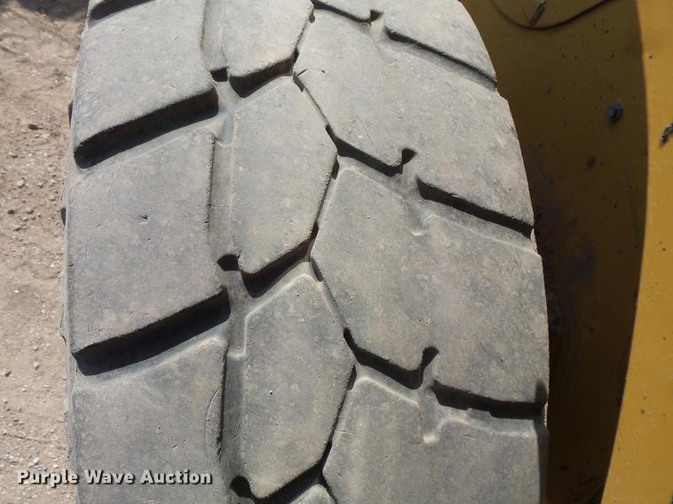 image for item DV9711 2010 Caterpillar 246C skid steer