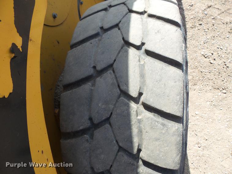 image for item DV9711 2010 Caterpillar 246C skid steer