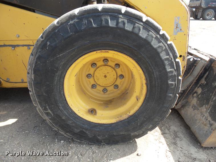 image for item DV9711 2010 Caterpillar 246C skid steer