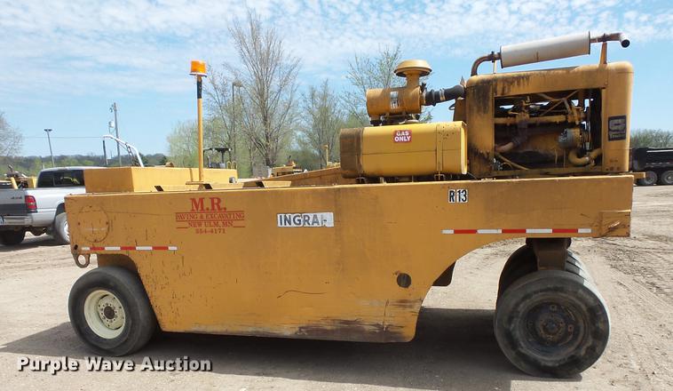 image for item DV9713 1988 Ingram 11-2700-R pneumatic roller