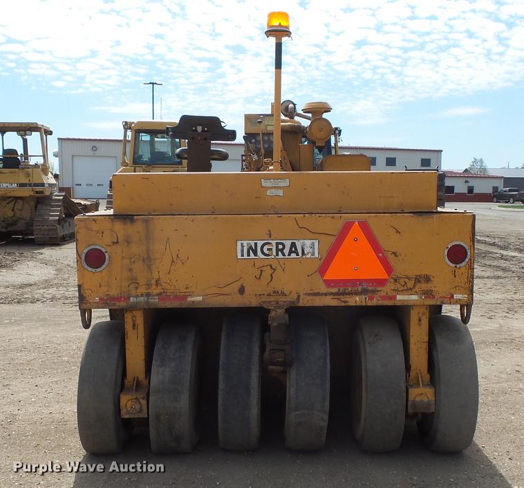 image for item DV9713 1988 Ingram 11-2700-R pneumatic roller