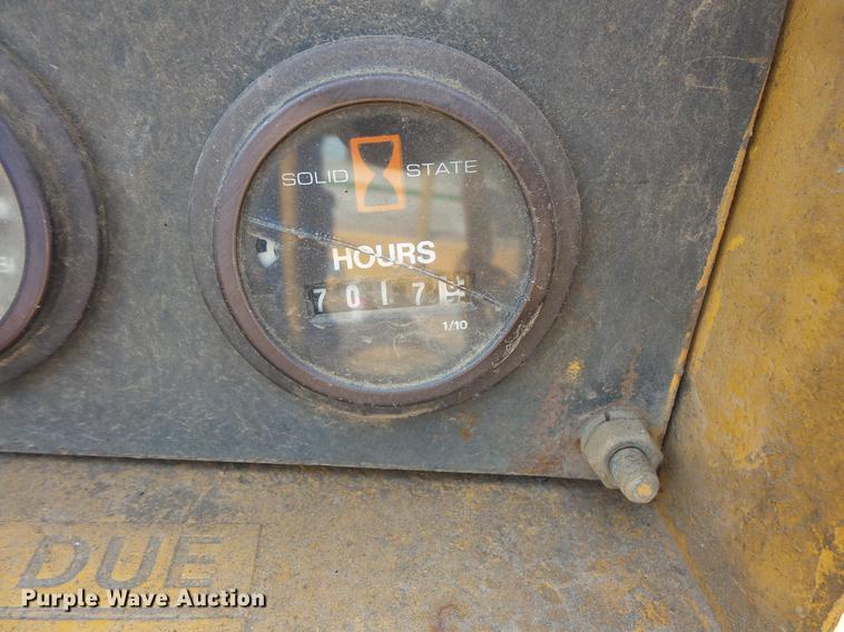 image for item DV9713 1988 Ingram 11-2700-R pneumatic roller