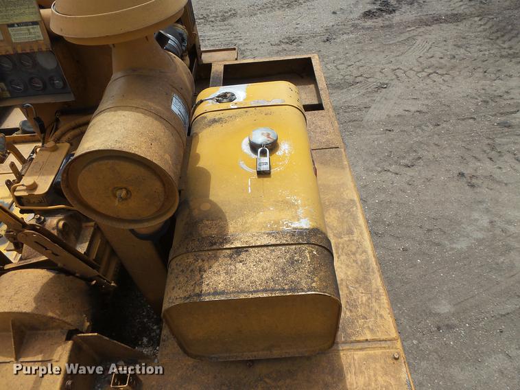 image for item DV9713 1988 Ingram 11-2700-R pneumatic roller