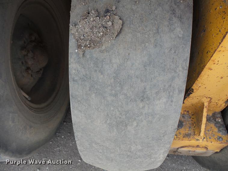 image for item DV9713 1988 Ingram 11-2700-R pneumatic roller