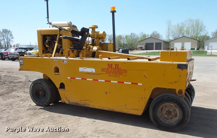 image for item DV9714 1988 Ingram 1-2700-P pneumatic roller