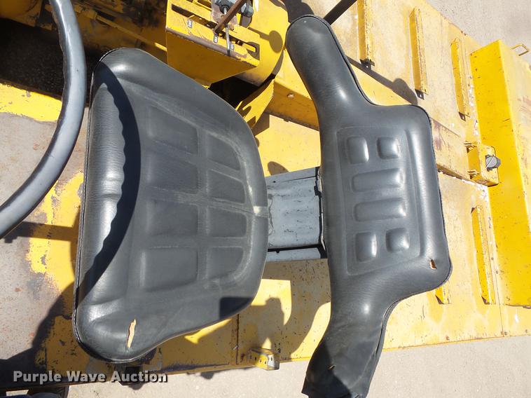 image for item DV9714 1988 Ingram 1-2700-P pneumatic roller