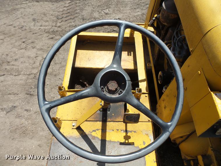 image for item DV9714 1988 Ingram 1-2700-P pneumatic roller