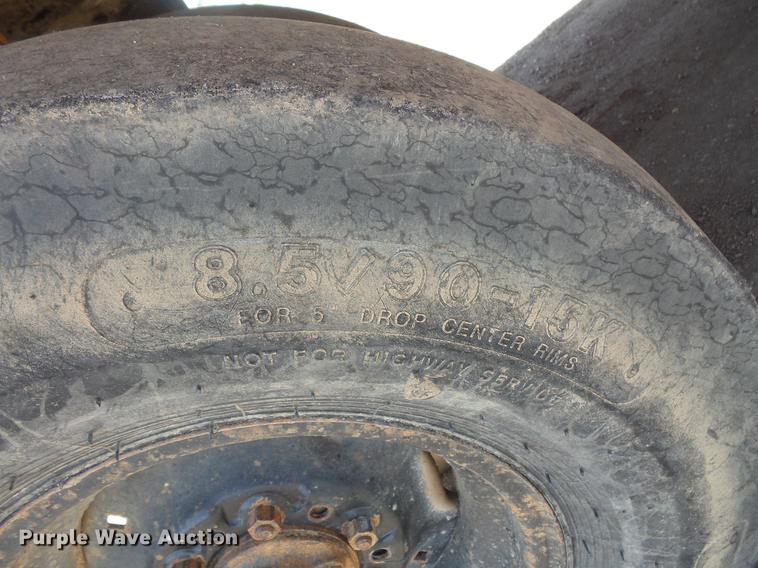 image for item DV9714 1988 Ingram 1-2700-P pneumatic roller