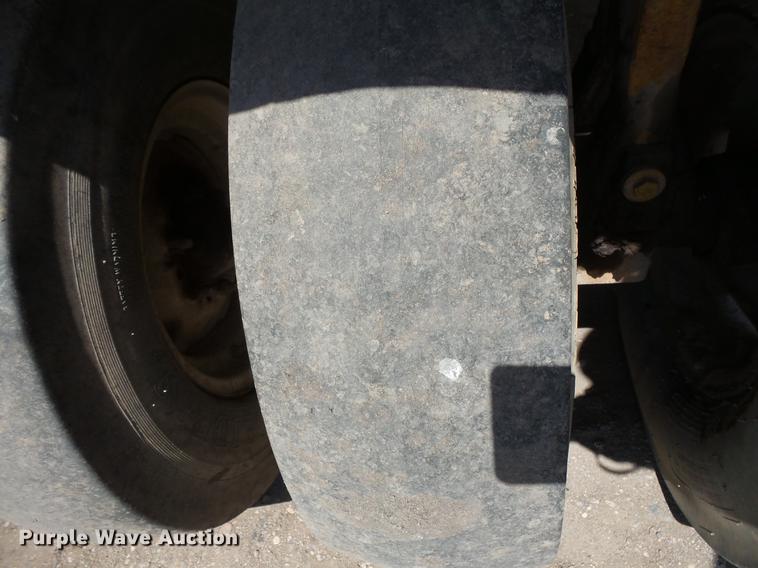 image for item DV9714 1988 Ingram 1-2700-P pneumatic roller