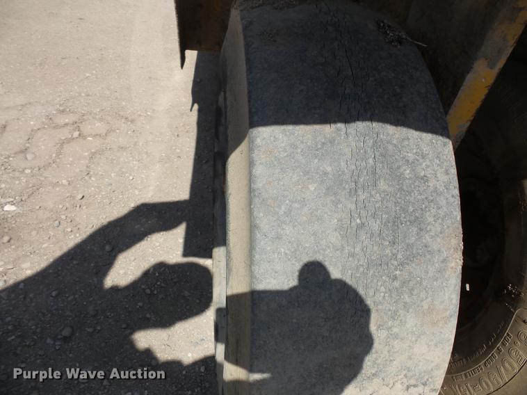 image for item DV9714 1988 Ingram 1-2700-P pneumatic roller