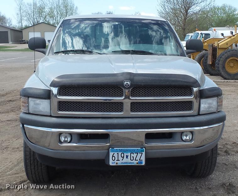 image for item DV9715 2000 Dodge Ram 1500 Ext. Cab pickup truck