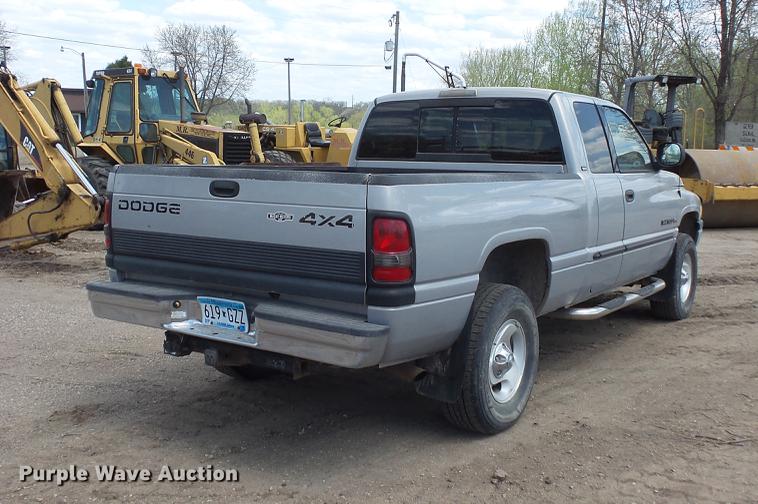 image for item DV9715 2000 Dodge Ram 1500 Ext. Cab pickup truck