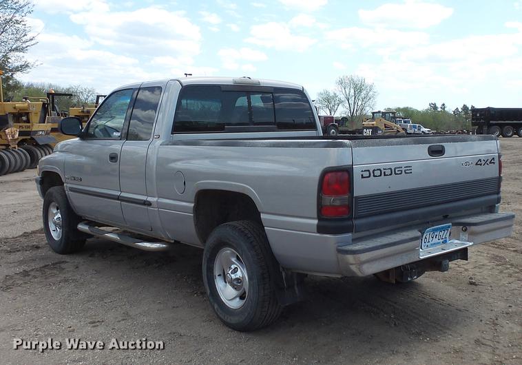 image for item DV9715 2000 Dodge Ram 1500 Ext. Cab pickup truck
