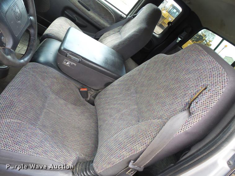 image for item DV9715 2000 Dodge Ram 1500 Ext. Cab pickup truck