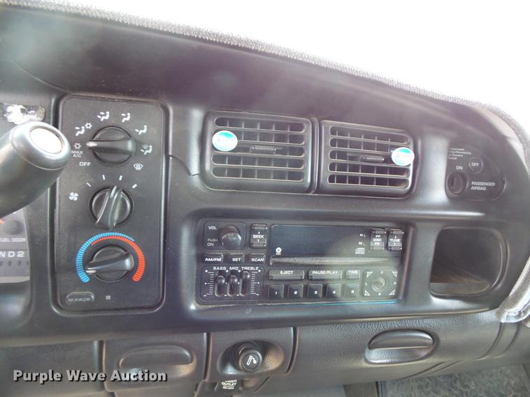 image for item DV9715 2000 Dodge Ram 1500 Ext. Cab pickup truck