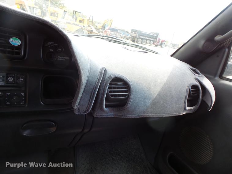 image for item DV9715 2000 Dodge Ram 1500 Ext. Cab pickup truck