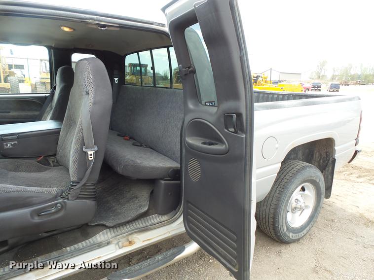 image for item DV9715 2000 Dodge Ram 1500 Ext. Cab pickup truck