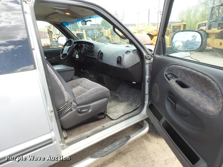 image for item DV9715 2000 Dodge Ram 1500 Ext. Cab pickup truck