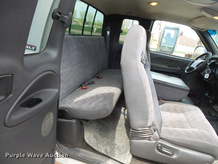 image for item DV9715 2000 Dodge Ram 1500 Ext. Cab pickup truck