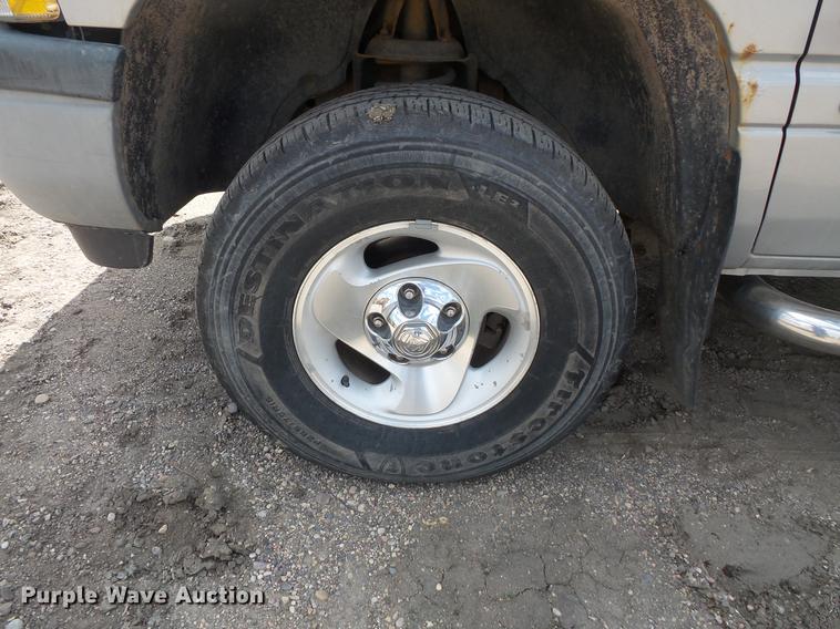 image for item DV9715 2000 Dodge Ram 1500 Ext. Cab pickup truck