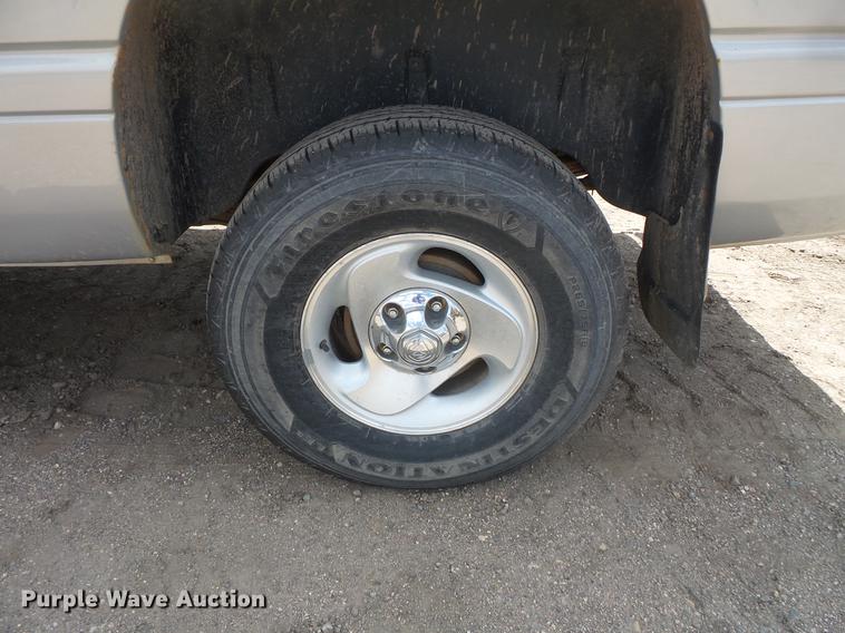 image for item DV9715 2000 Dodge Ram 1500 Ext. Cab pickup truck