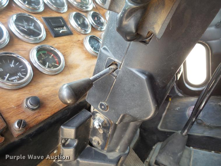 image for item DV9716 1991 Peterbilt 379 dump truck