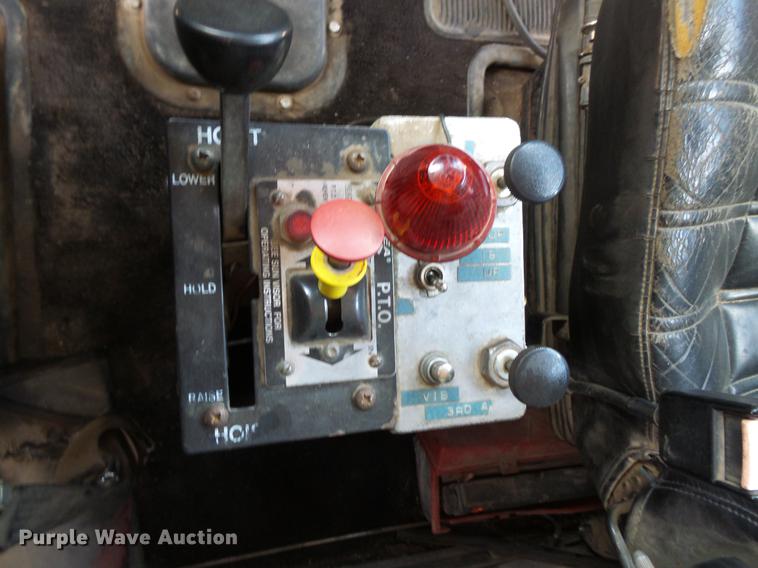 image for item DV9716 1991 Peterbilt 379 dump truck