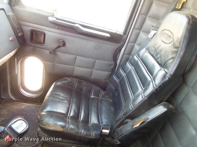 image for item DV9716 1991 Peterbilt 379 dump truck