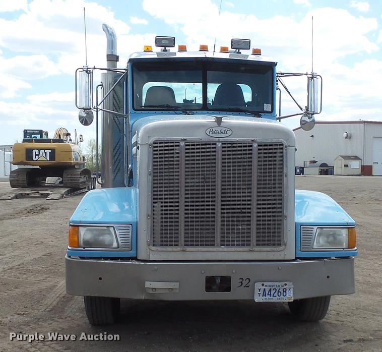 image for item DV9717 1995 Peterbilt 377 semi truck