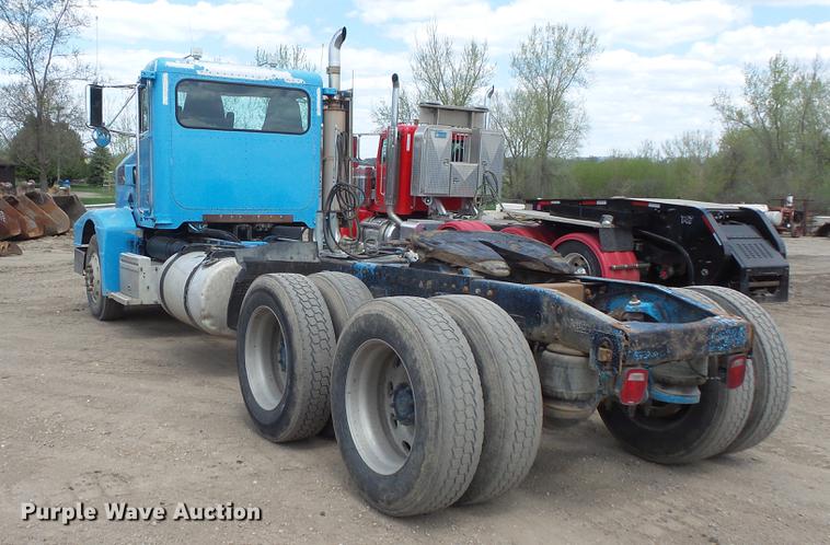 image for item DV9717 1995 Peterbilt 377 semi truck