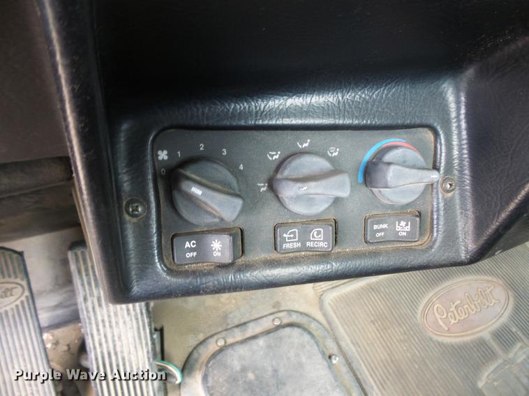 image for item DV9717 1995 Peterbilt 377 semi truck