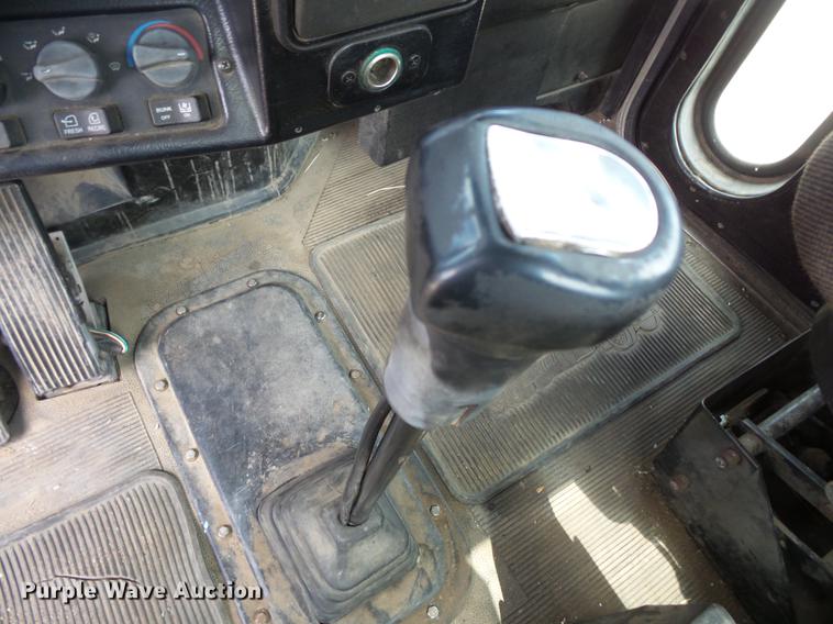 image for item DV9717 1995 Peterbilt 377 semi truck