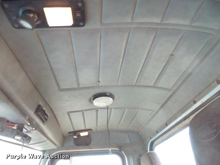 image for item DV9717 1995 Peterbilt 377 semi truck